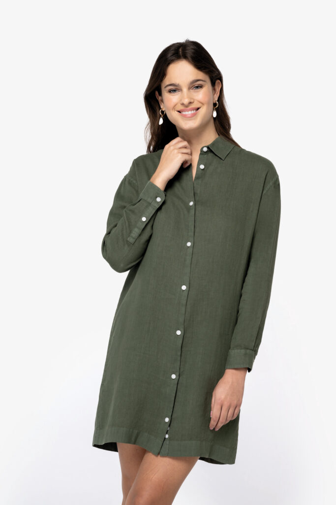 Vestido camiseiro em linho de senhora
