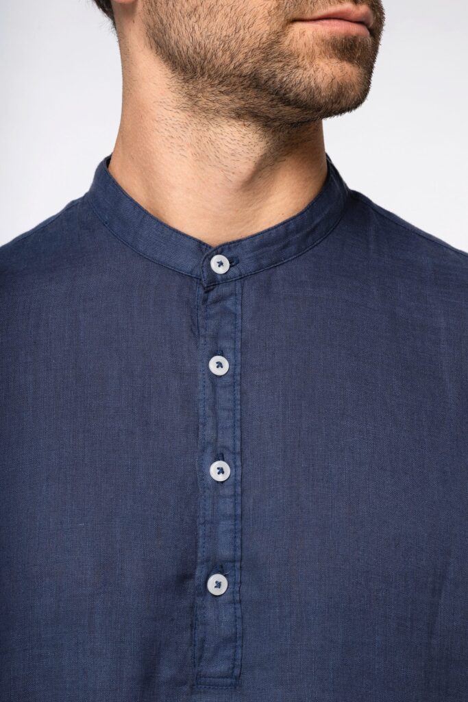 Camisa com gola a padre em linho - Image 4